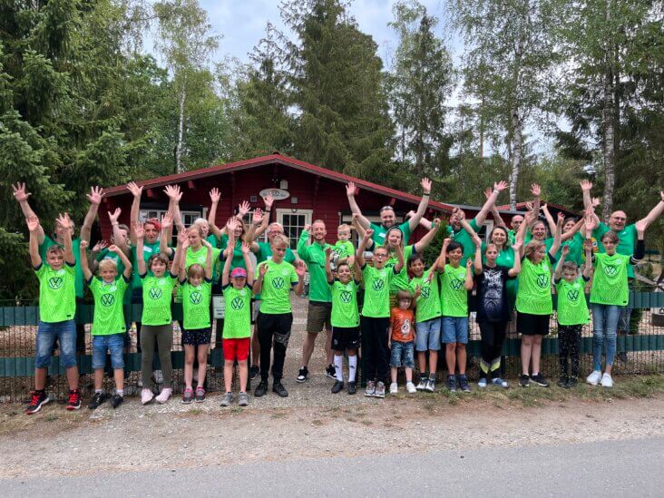 Teamfoto mit Maximilian Arnold beim Wölfecamp